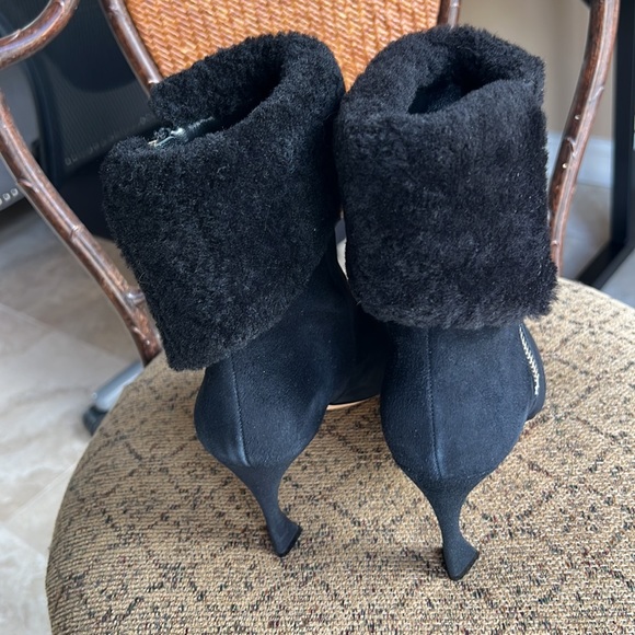 New Alexandre Birman Mirabella Sheep Fur Booties - Picture 4 of 9